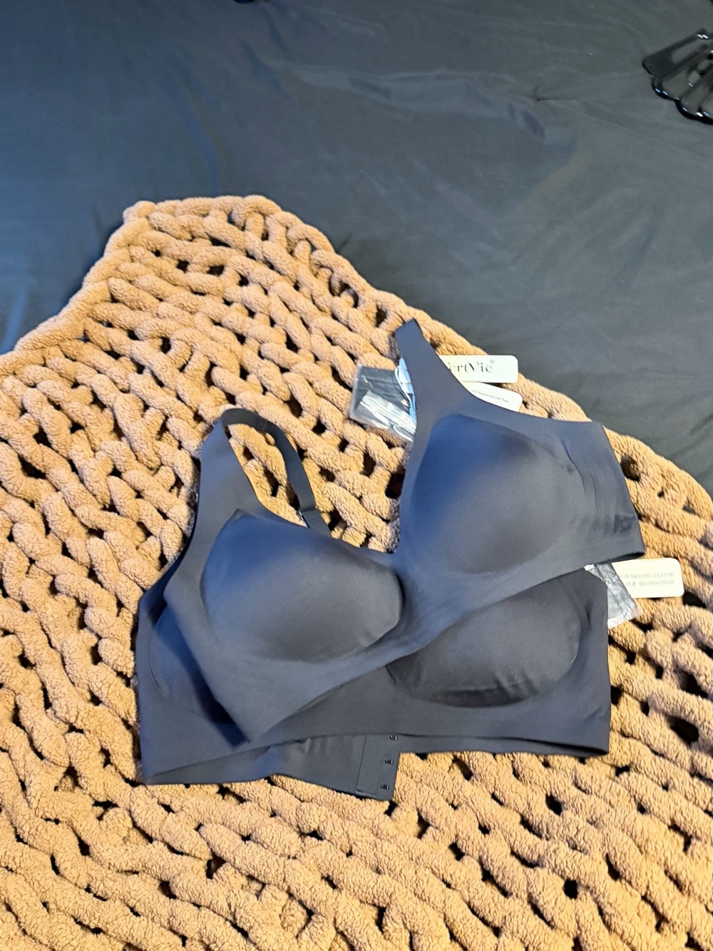Seamless Molding Wireless Bra in Black